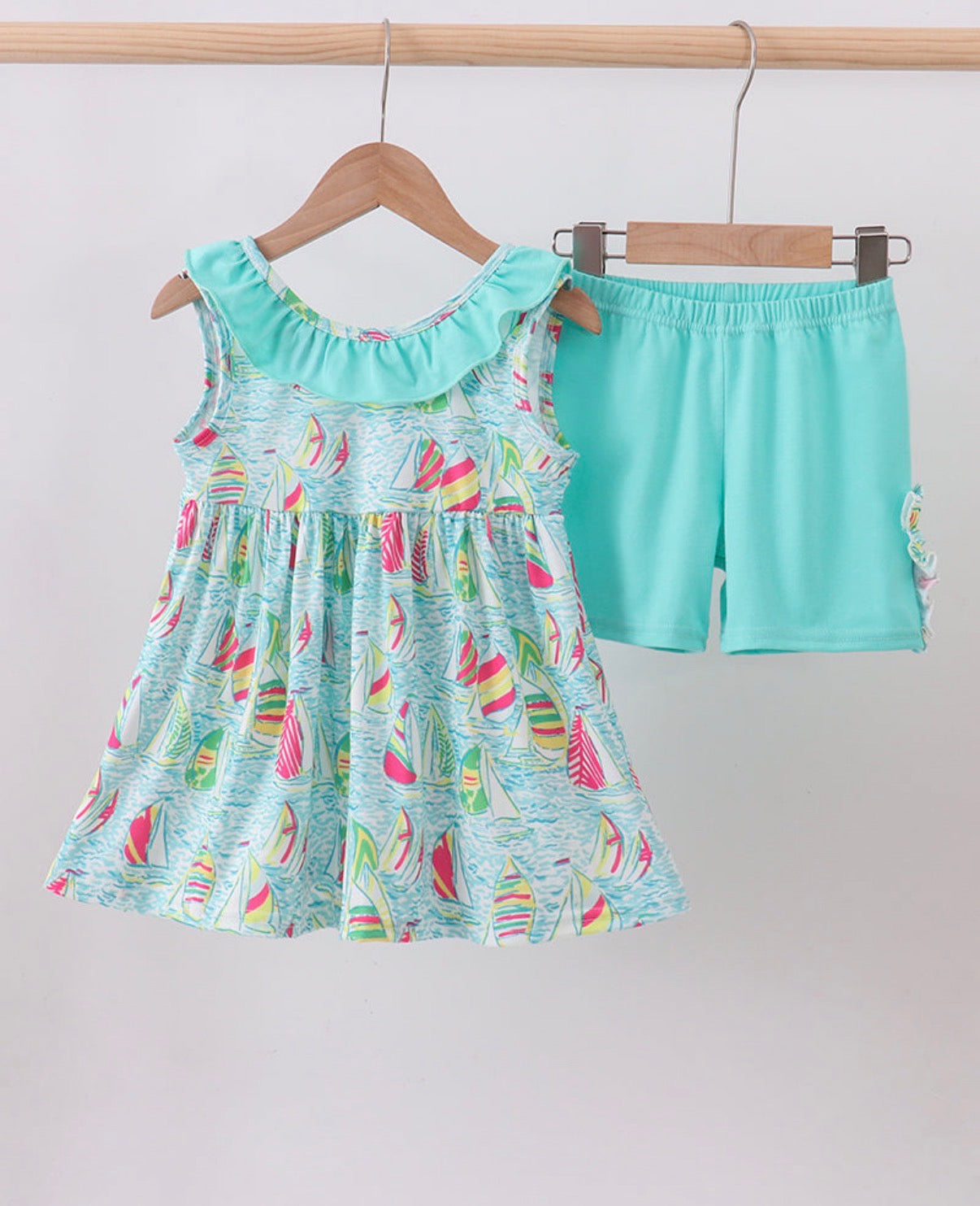 Blue sailboat print ruffle shorts set